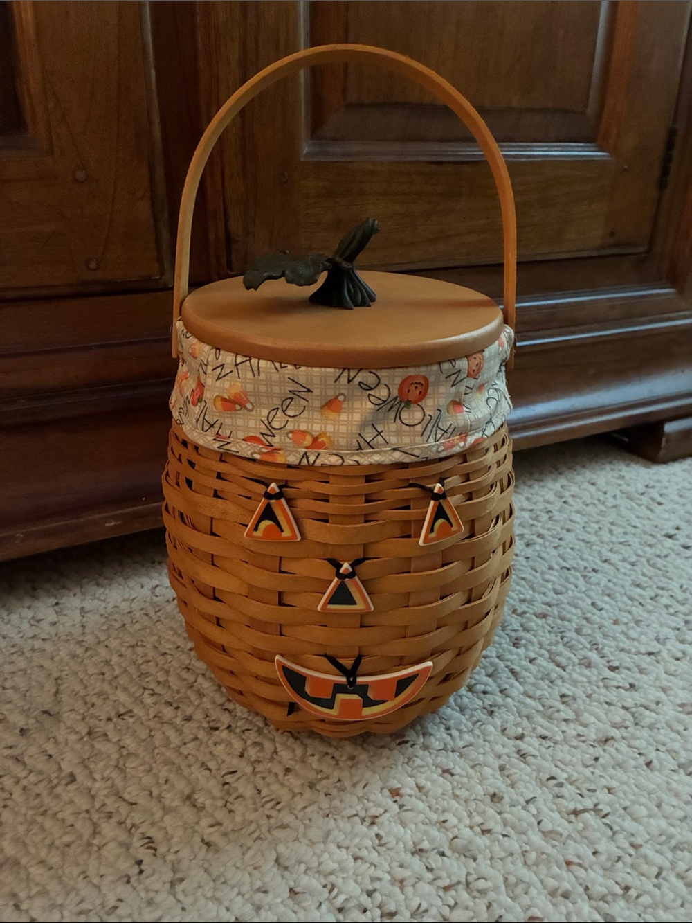 Longaberger Pumpkin Basket with Orange and Tan Candy Corn Liner - Picture 13 of 16